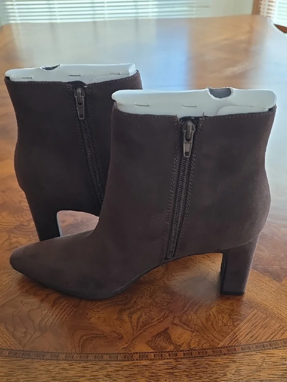 Unisa Yopie-J Chocolate Brown Suede Ankle Boots with Block Heel Women's 10M -NEW